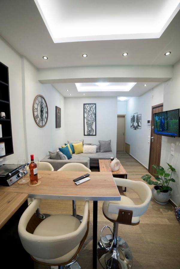 Luxurious Apartment In The Heart Of Town ! Loutraki  Exterior photo